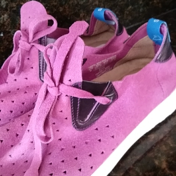 Walrus Dixie Micro Fiber Suede Look Perforated Lace Up Sneakers 6 Purple - Picture 16 of 16